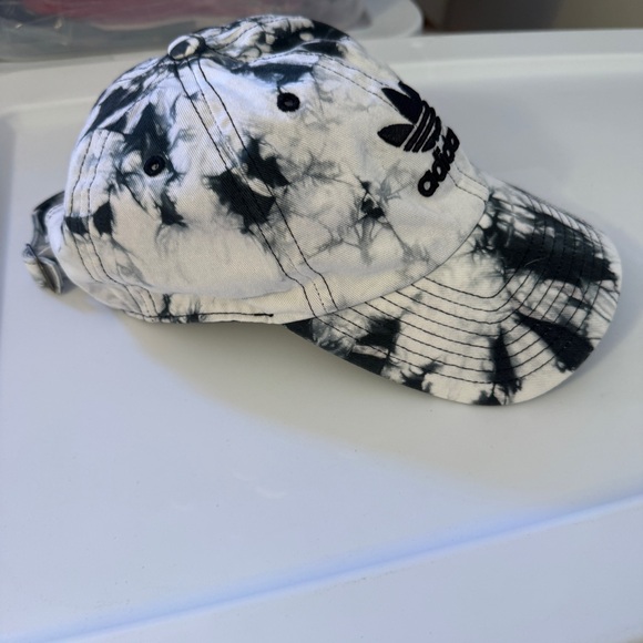 Adidas Originals Relaxed Tie-Dye Black and White Strapback Hat - Picture 2 of 8